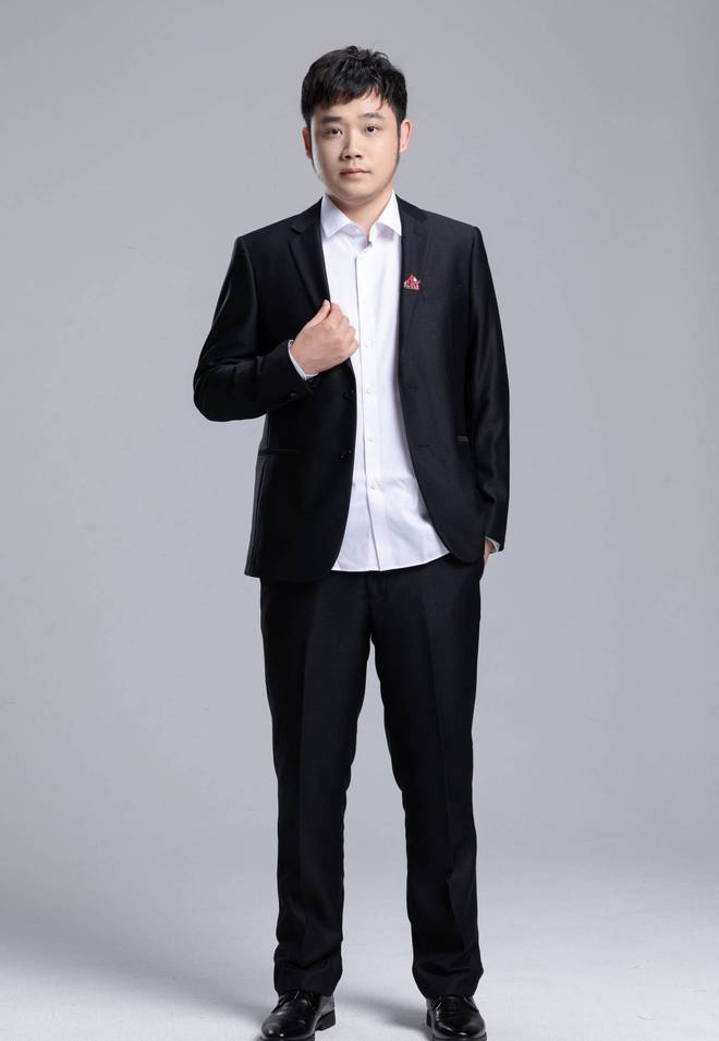 关于橄榄球队主教练发声，誓言带队登顶的信息