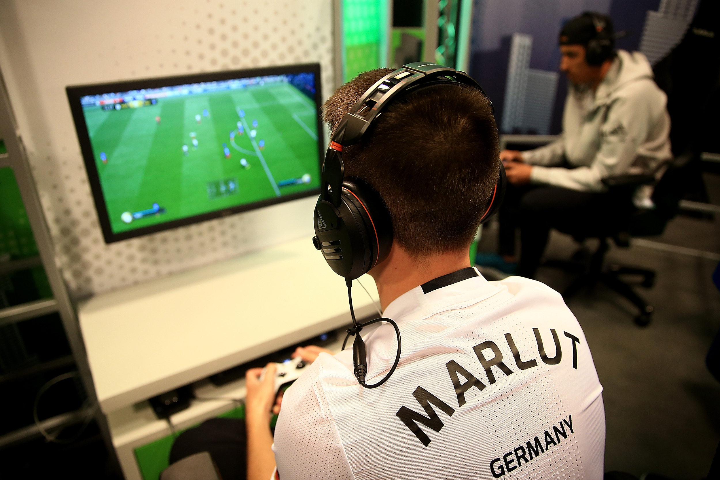 FIFA电竞战术调整奏效，成功扭转局势的简单介绍