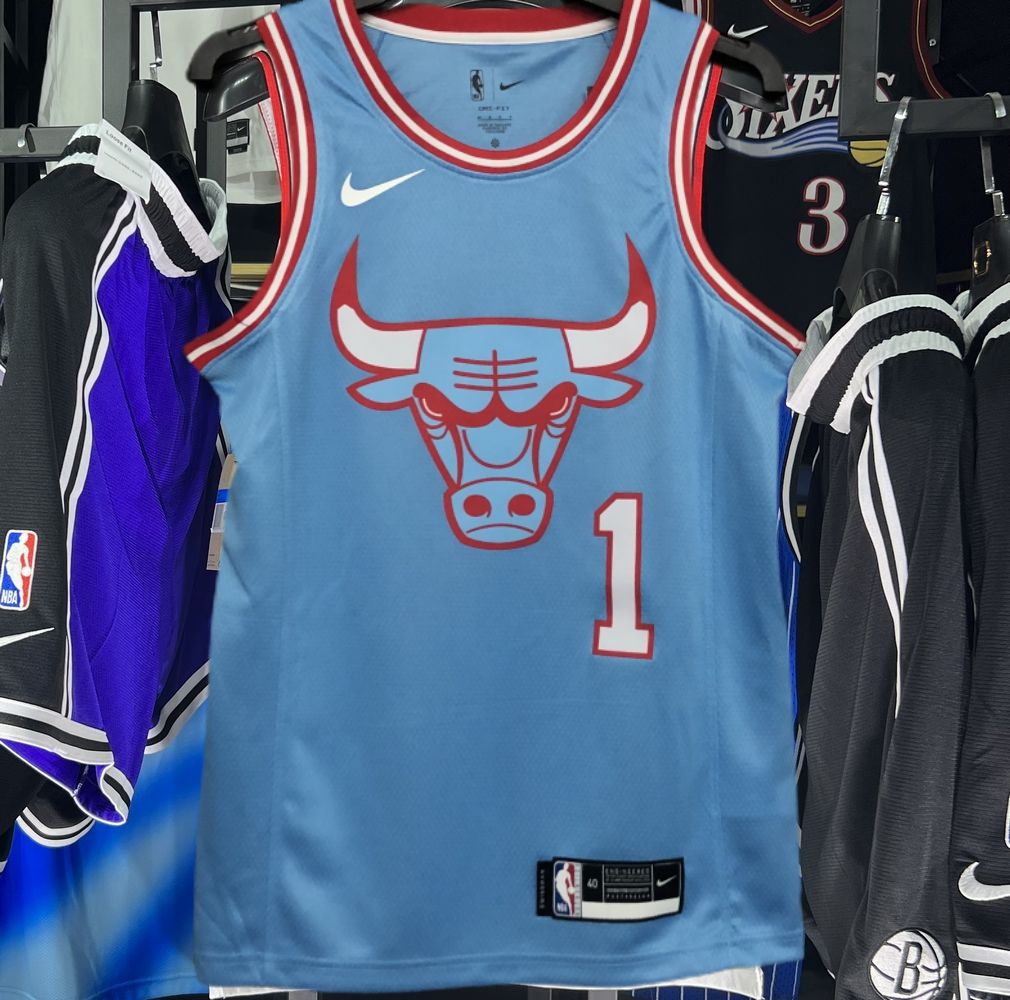 公牛轻取福建队，德罗赞带队取胜