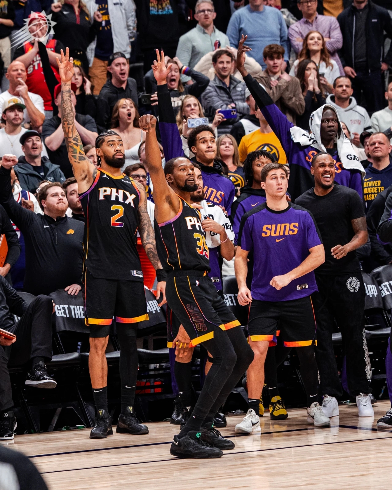 掘金翻盘尼克斯,詹姆斯高光表现 掘金翻盘尼克斯,詹姆斯高光表现