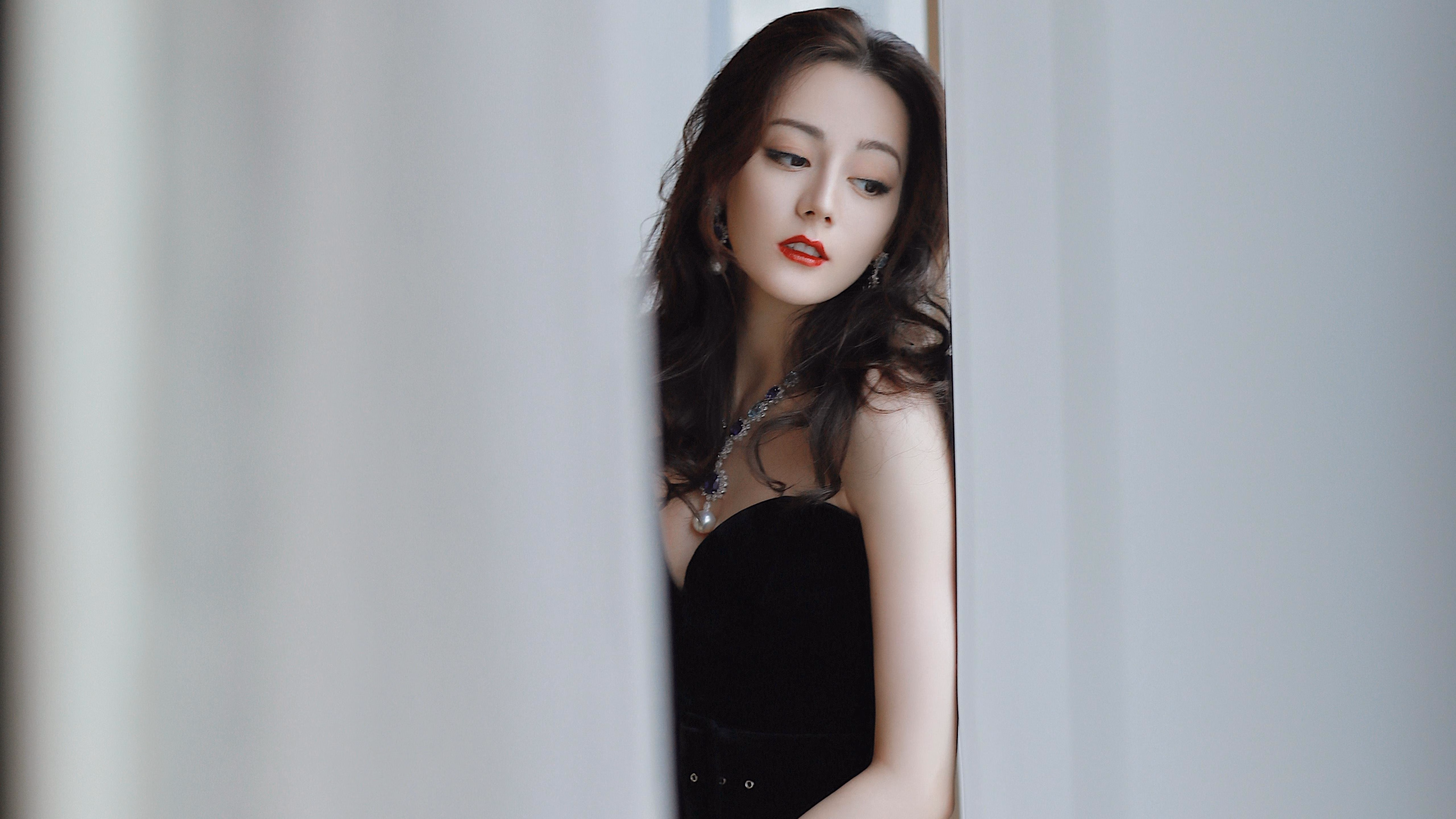 双面巨兽，德约科维奇的红土圣殿与室内王座双重征服史