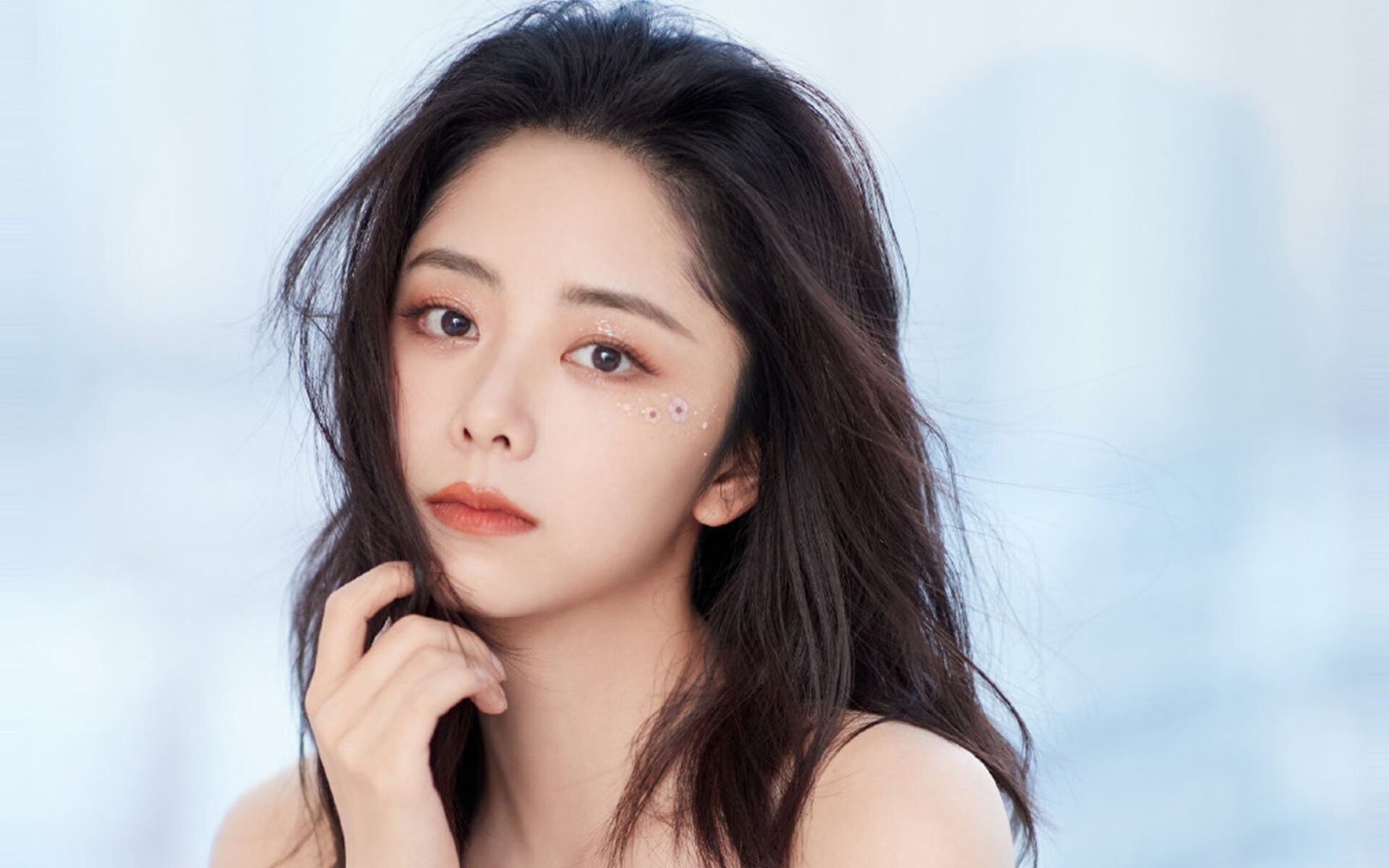 马刺险胜辽宁,欧文28分导演逆转,一场跨越太平洋的篮球对话